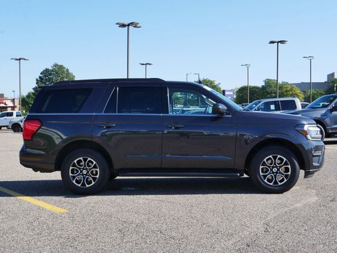 Certified 2024 Ford Expedition XLT image 8