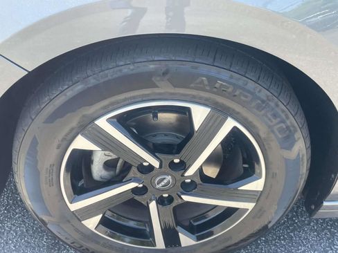 Used 2024 Nissan Sentra SV FWD image 9
