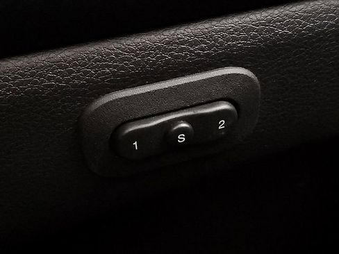 Used 2017 Jeep Grand Cherokee Limited w/ Luxury Group II RWD image 26