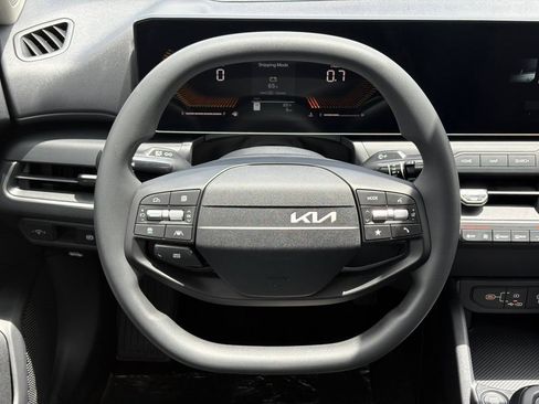 New 2026 Kia K4 FWD image 32