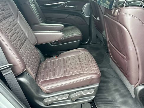 Certified 2024 Cadillac Escalade Sport Platinum w/ LPO, ONYX Package AWD/4WD image 15