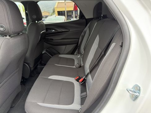 Used 2023 Chevrolet TrailBlazer LT FWD image 16