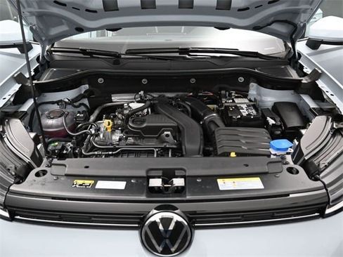 New 2026 Volkswagen Taos SE image 15