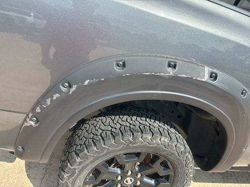 Used 2019 Nissan Titan SV w/ SV Convenience Package AWD/4WD image 8