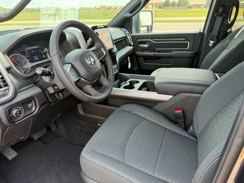 New 2026 RAM 2500 Big Horn AWD/4WD image 21