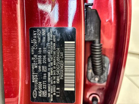 Certified 2025 Hyundai Elantra SEL FWD image 28