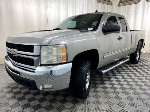 Used 2009 Chevrolet Silverado 2500 LT w/ Exterior Plus Package image 10