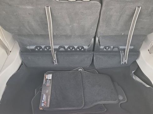 Used 2023 Chrysler Pacifica Touring-L image 5