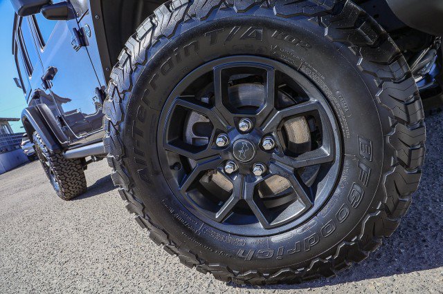 Used 2024 Jeep Wrangler Unlimited AWD/4WD image 2