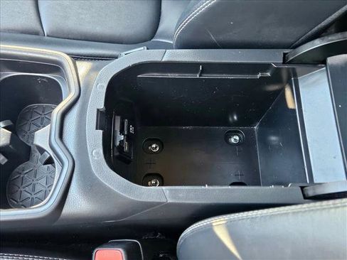 Used 2019 Toyota RAV4 XLE Premium w/ Phone Cable & Charge Package image 15