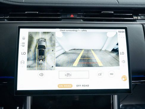 Used 2025 Land Rover Range Rover SE AWD/4WD image 13