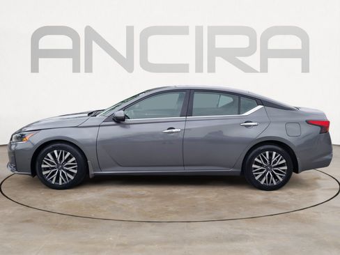 Used 2023 Nissan Altima 2.5 SV FWD image 8