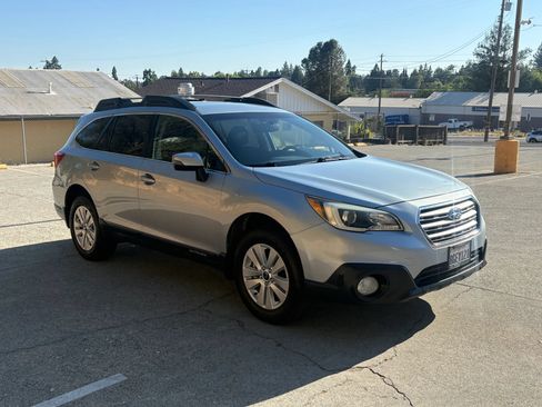 Used 2015 Subaru Outback 2.5i Premium AWD/4WD image 9