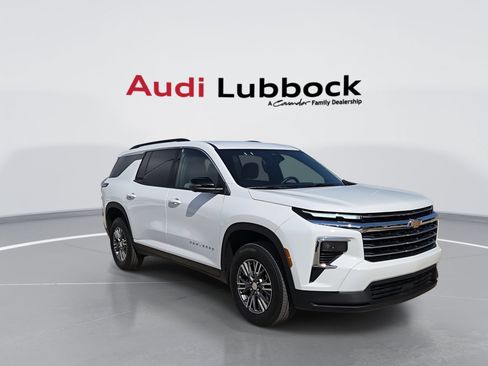 Used 2026 Chevrolet Traverse LT w/ Driver Confidence Package AWD/4WD image 2