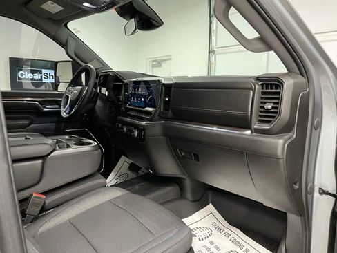 Used 2024 Chevrolet Silverado 2500 LT AWD/4WD image 47