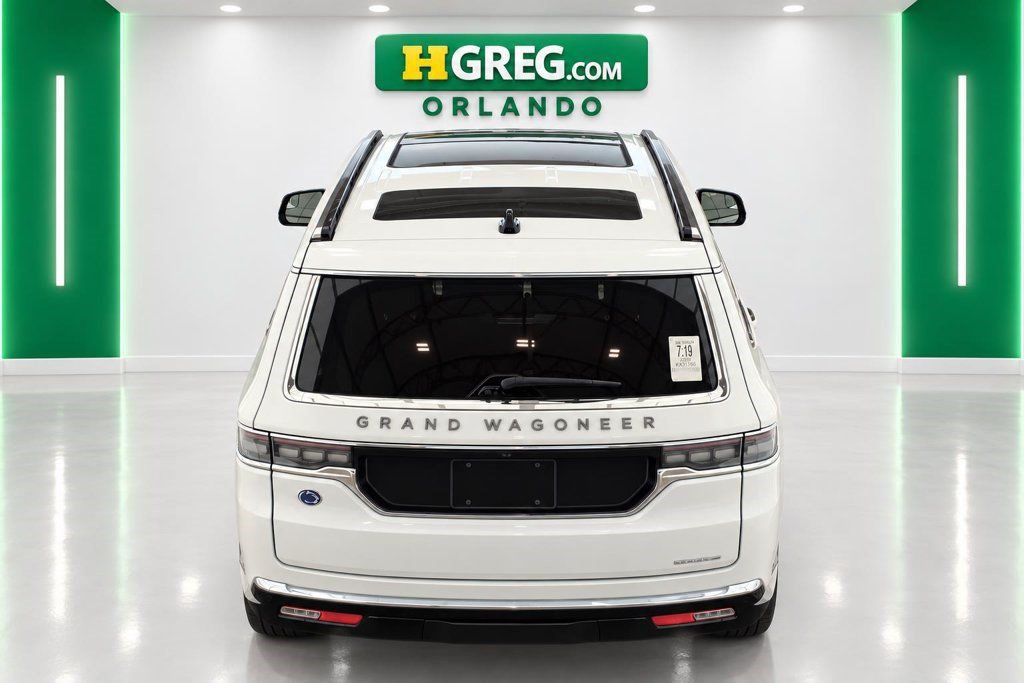 Used 2024 Jeep Grand Wagoneer Series III w/ HD Trailer Tow Package AWD/4WD image 8