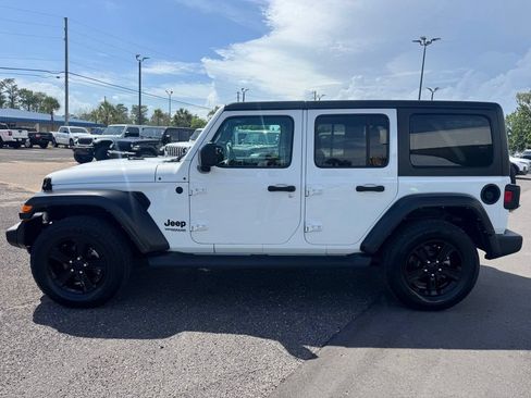 Used 2022 Jeep Wrangler Unlimited Sport AWD/4WD image 2