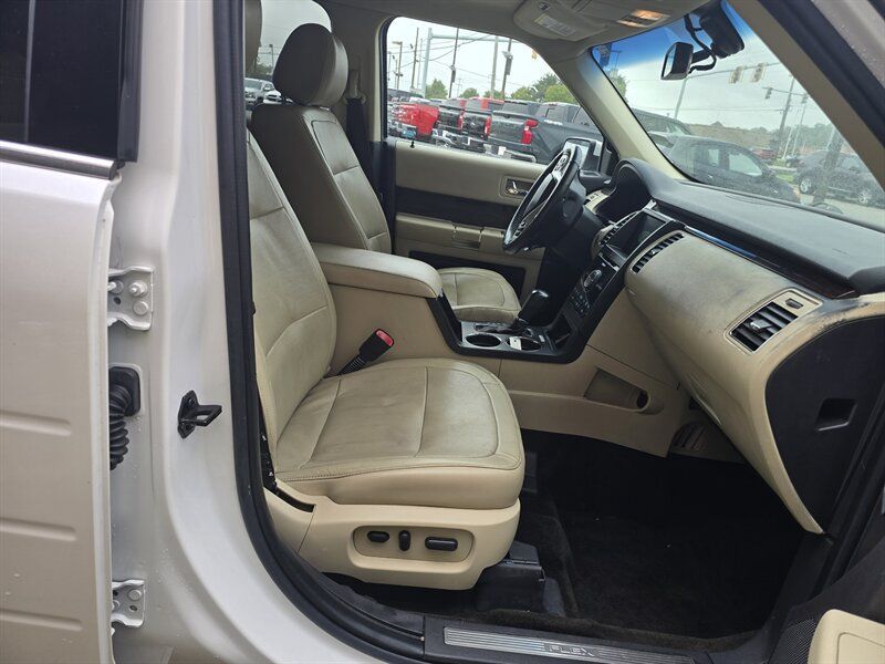 Used 2018 Ford Flex Limited w/ Equipment Group 303A AWD/4WD image 16