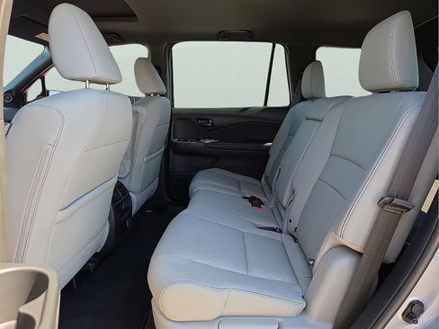 Used 2023 Honda Passport EX-L image 10