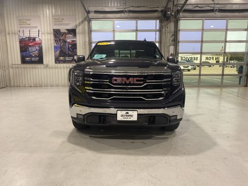 Used 2024 GMC Sierra 1500 SLT w/ SLT Premium Plus Package AWD/4WD image 3