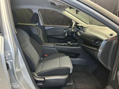 Used 2023 Nissan Rogue SV AWD/4WD image 14