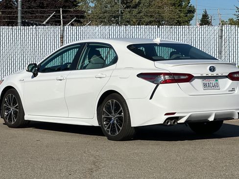 Used 2019 Toyota Camry SE w/ Audio Package FWD image 5