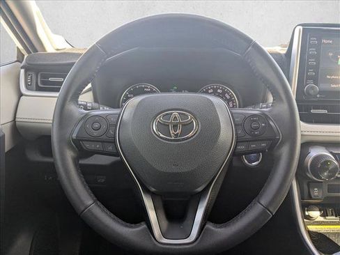 Used 2021 Toyota RAV4 XLE Premium AWD/4WD image 14