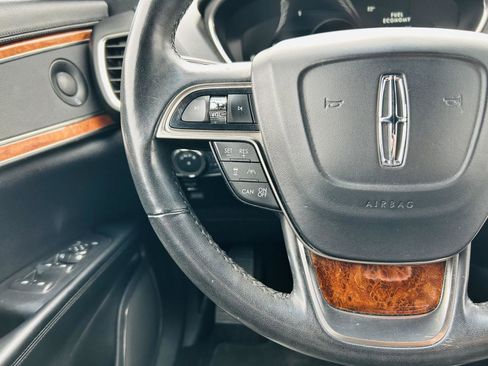 Used 2019 Lincoln Nautilus Reserve w/ Driver Assistance Package image 23