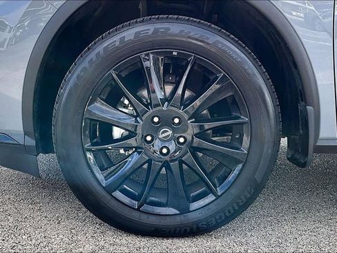 Used 2024 Nissan Murano SV w/ SV Midnight Edition Package image 11