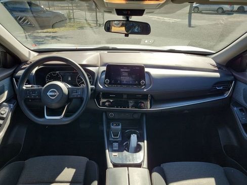 Used 2023 Nissan Rogue SV image 25