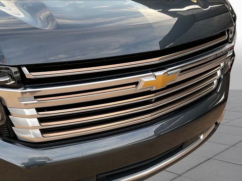 Used 2021 Chevrolet Tahoe High Country w/ Premium Package 2 AWD/4WD image 30
