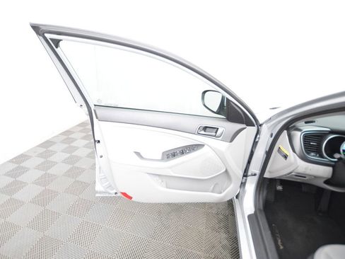 Used 2015 Kia Optima LX image 9