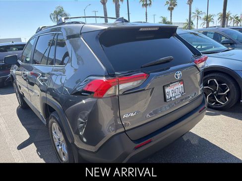 Used 2024 Toyota RAV4 XLE AWD/4WD image 4