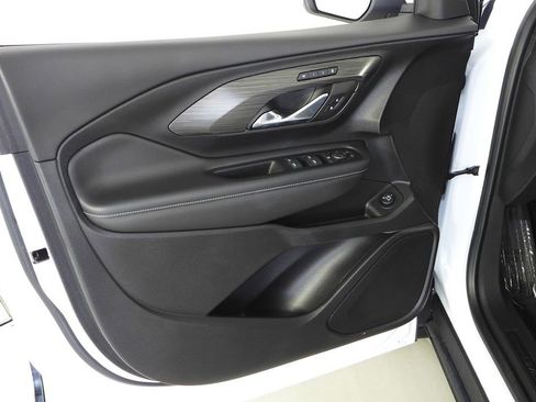 Used 2022 GMC Terrain SLT image 11