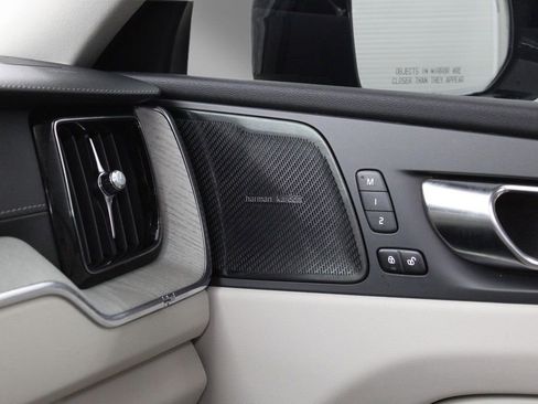 Certified 2023 Volvo XC60 B5 Ultimate w/ Climate Package image 28