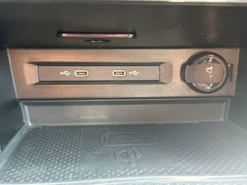 Certified 2024 Volkswagen Tiguan SE R-Line image 33