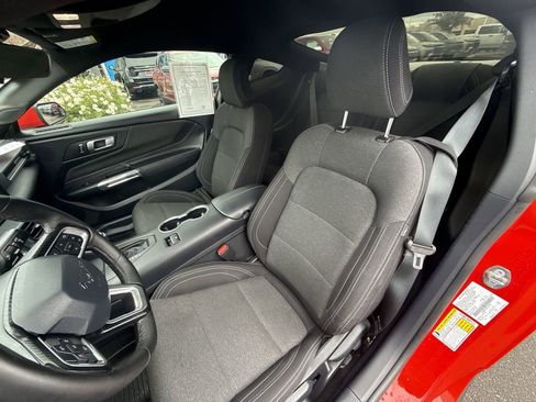 Used 2024 Ford Mustang Coupe image 17