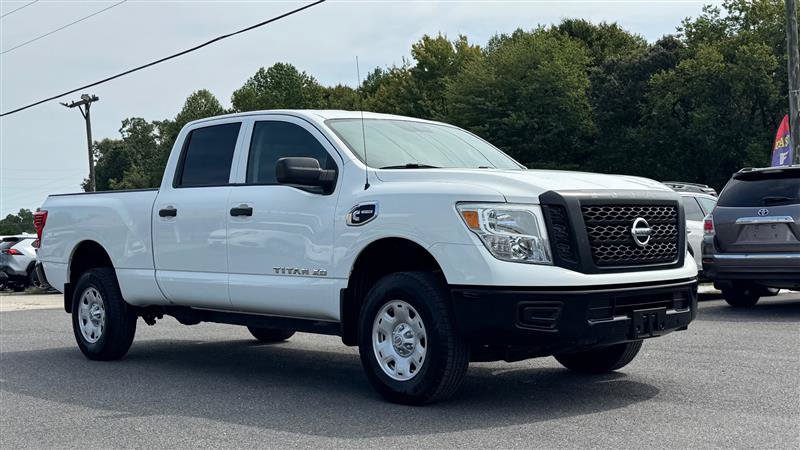 Used 2017 Nissan Titan S AWD/4WD image 3