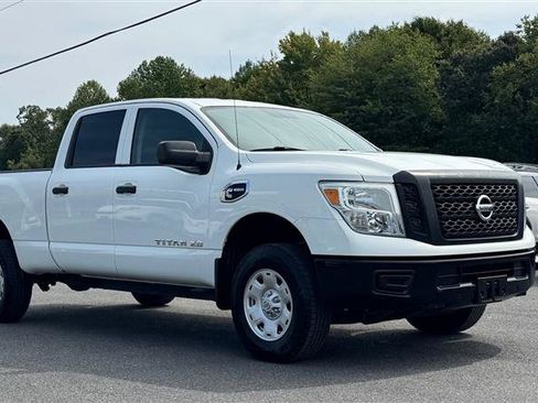Used 2017 Nissan Titan S AWD/4WD image 3