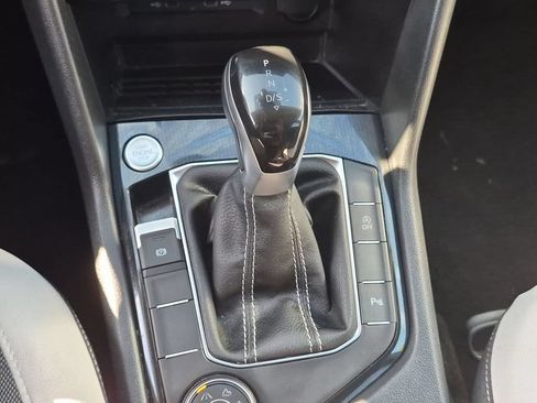 Used 2025 Volkswagen Taos SE AWD/4WD image 20