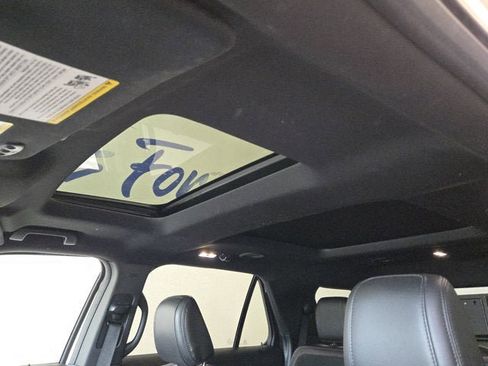 Used 2018 Ford Explorer XLT w/ Equipment Group 202A AWD/4WD image 25