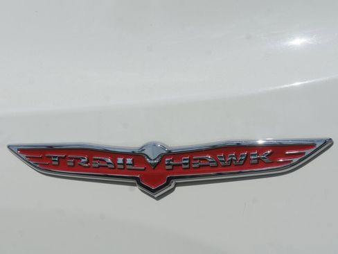 Used 2023 Jeep Renegade Trailhawk image 8