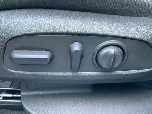 Used 2022 Chevrolet Equinox LT FWD image 25
