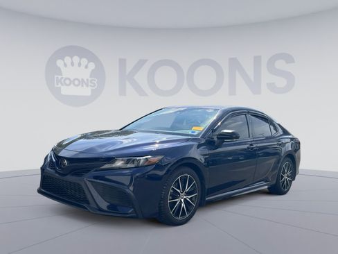Used 2022 Toyota Camry SE AWD/4WD image 1