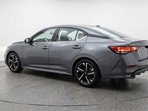 Used 2025 Nissan Sentra SV FWD image 6