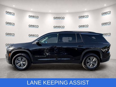 Used 2025 Chevrolet Traverse LT FWD image 4
