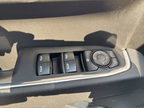 Used 2025 GMC Sierra 1500 Elevation AWD/4WD image 9