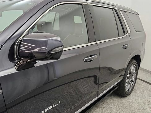 Used 2023 GMC Yukon Denali Ultimate AWD/4WD image 10