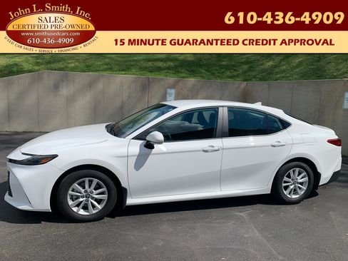 Used 2026 Toyota Camry LE image 1