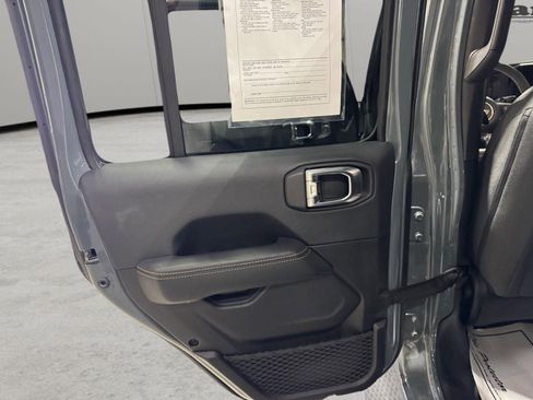 Used 2025 Jeep Wrangler Unlimited Sahara AWD/4WD image 12